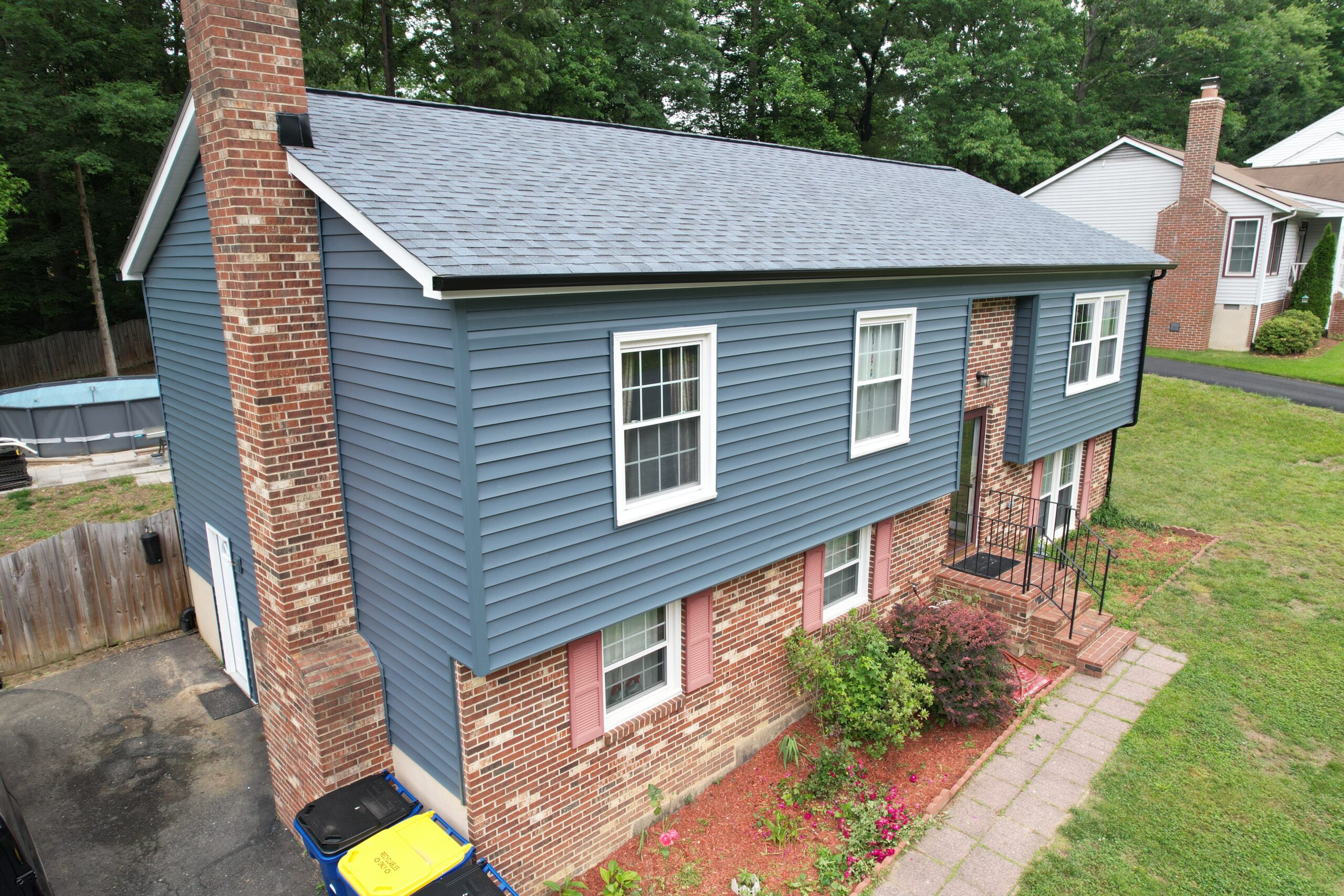 Vinyl siding installation completed by Sparkk Construction in Northern Virginia