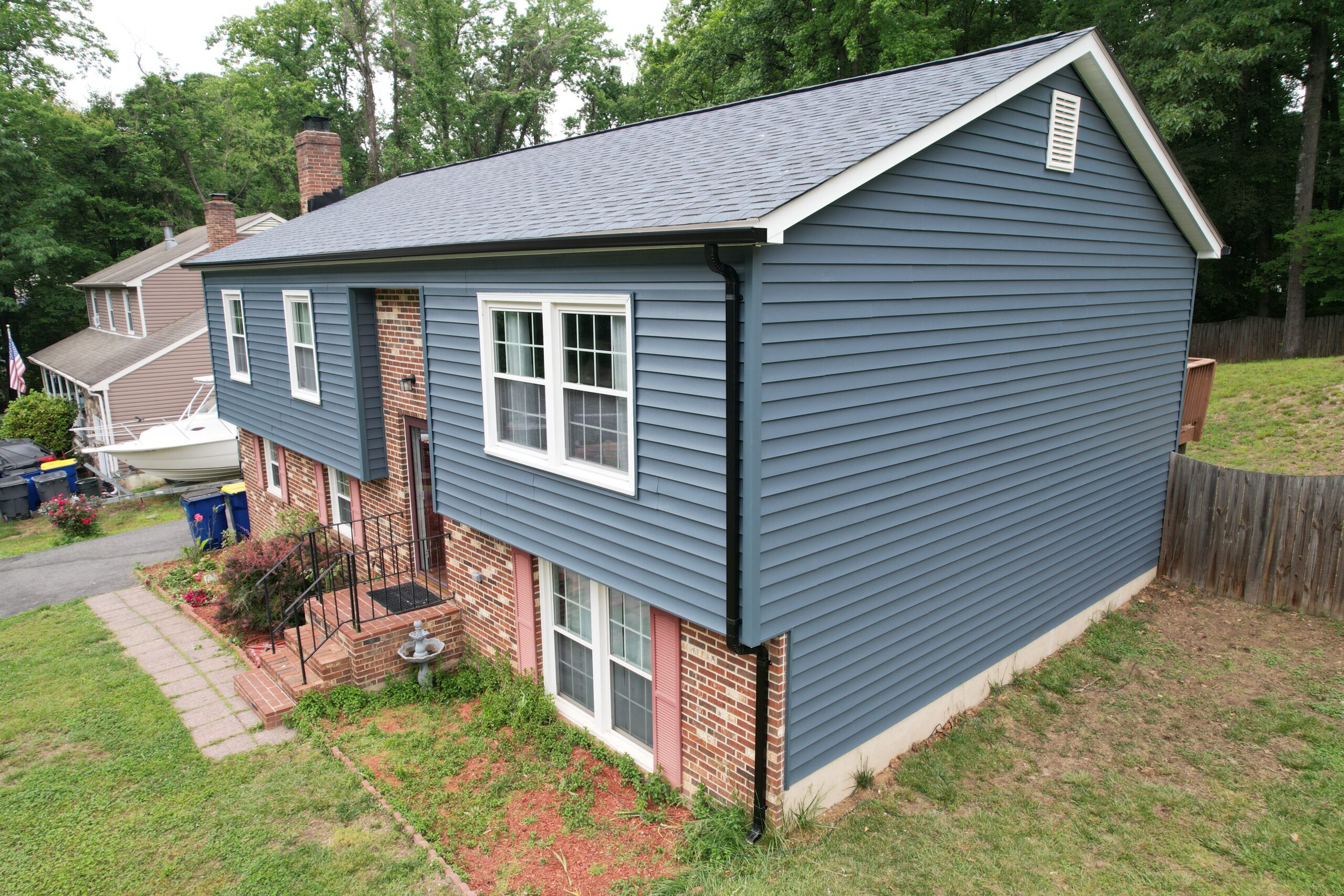 Vinyl siding installation completed by Sparkk Construction in Northern Virginia